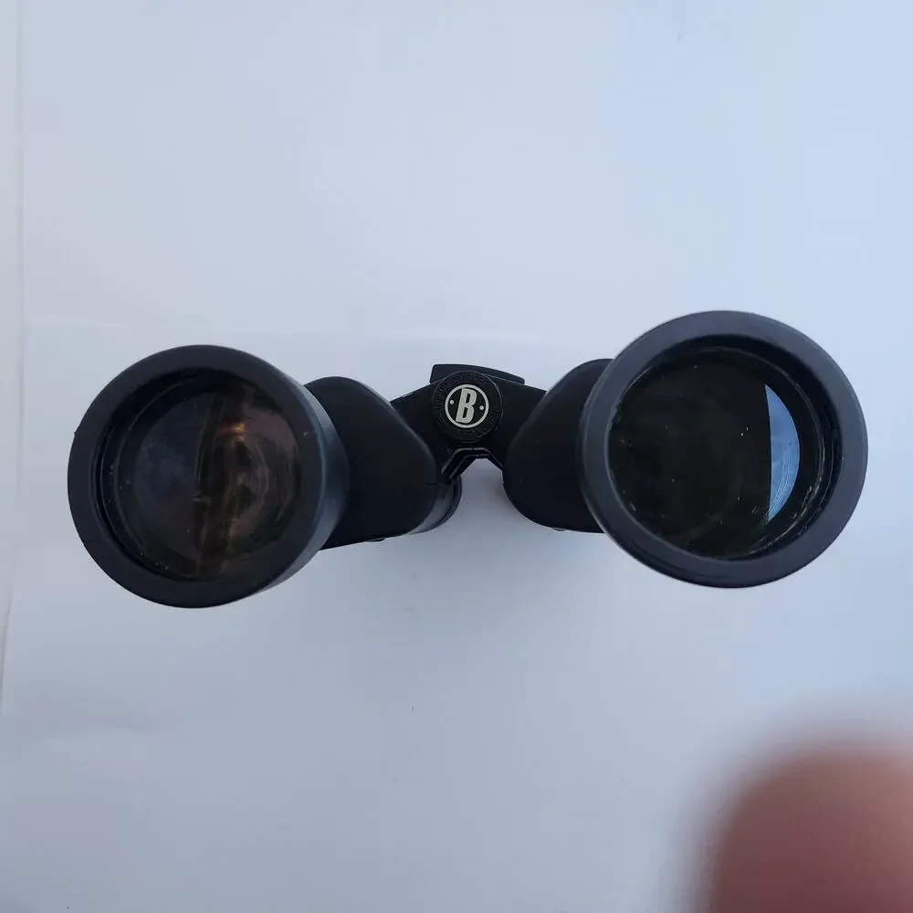 Bushnell 16x50 FOV 182ft with case